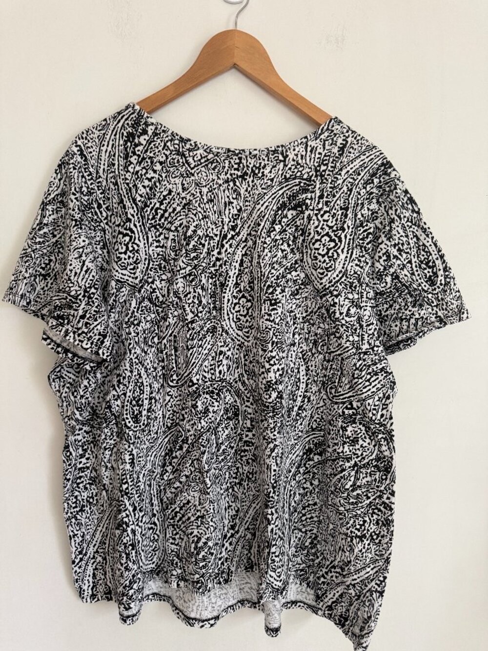 Penningtons Women Black/White Geometric Design Short Sleeve Pullover Top Size 3X